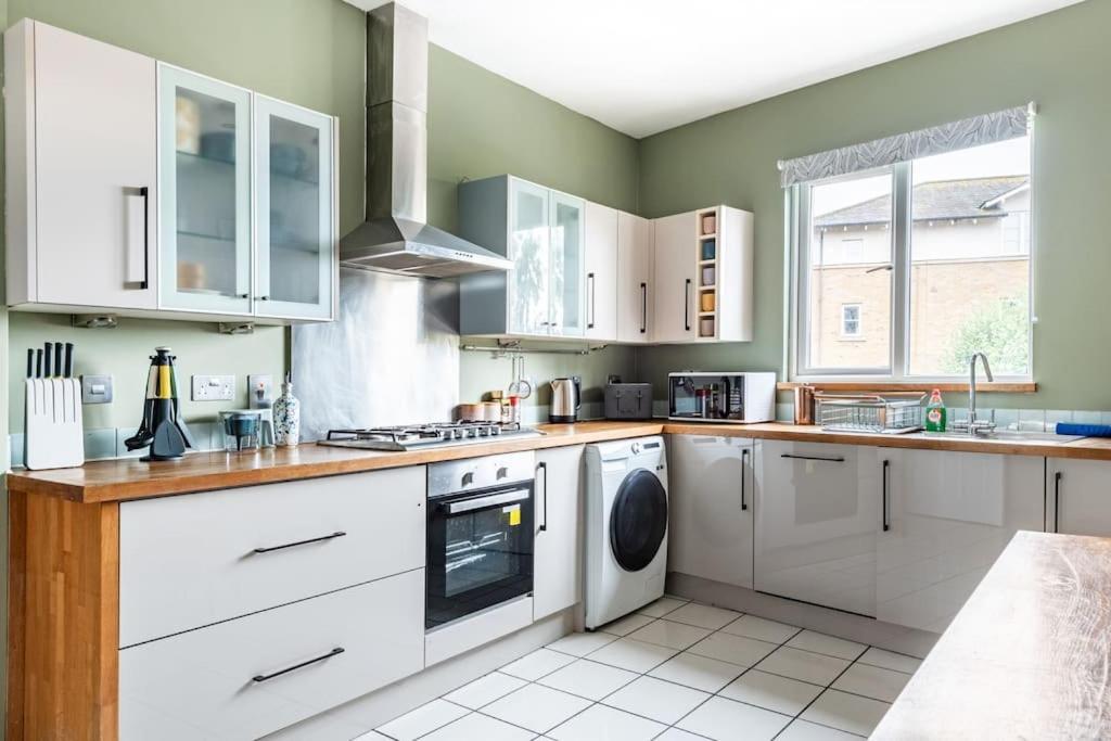 Appartamento Harbourside Haven - Stylish Retreat In Hotwell - Free Parking Bristol Esterno foto